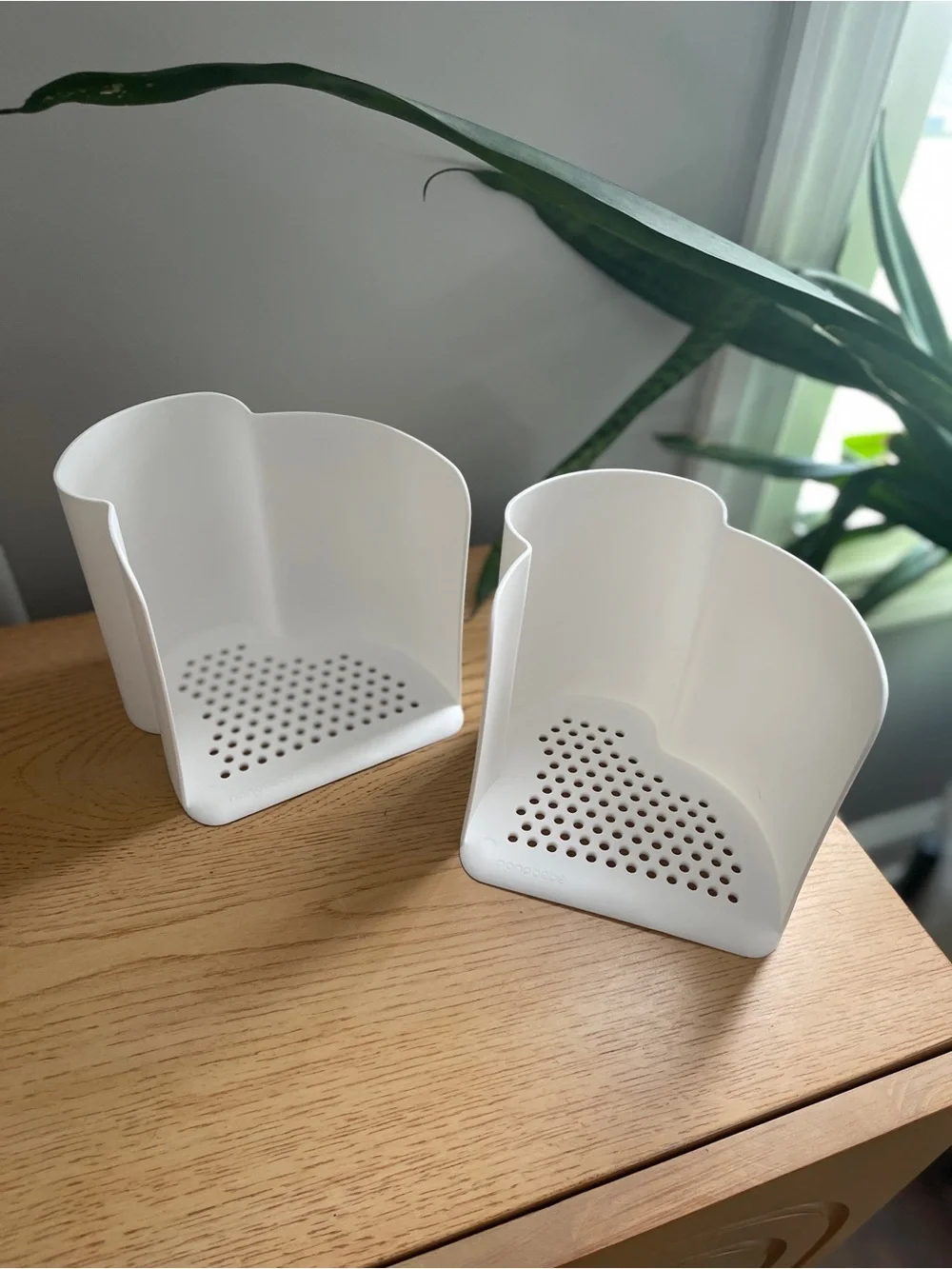 nanobébé Breast Milk Pouch Organizer (no storage pouches included)